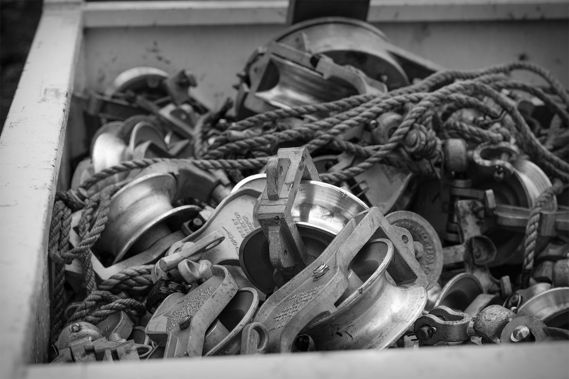 Fiber hanging equipment